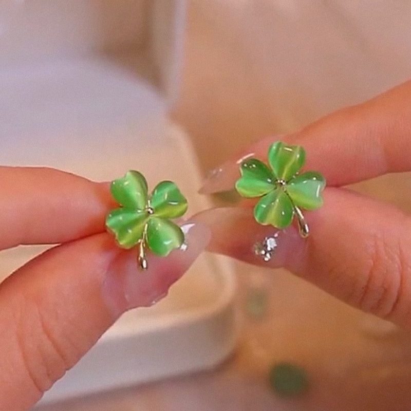 Heart-shaped Opal Lucky Four-leaf Clover Earrings